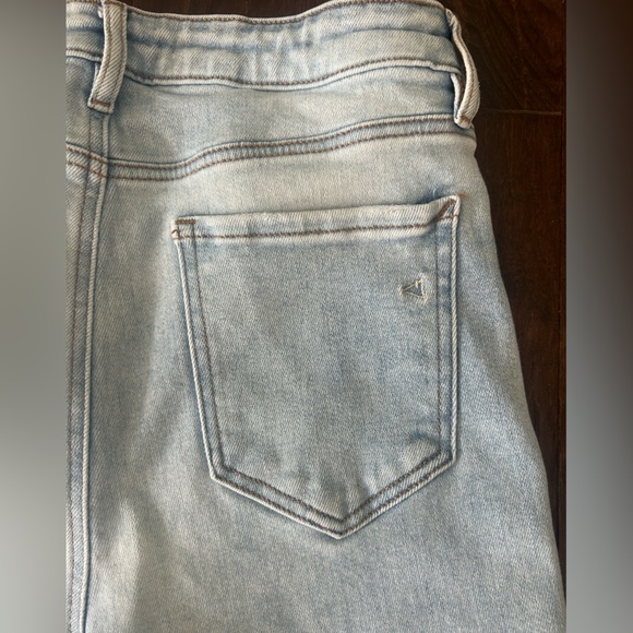 Hidden Jeans high rise light wash flare from altar’d state - Picture 3 of 4